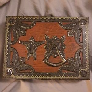 Antique Huntley & Palmer biscuit Manufacturers metal box